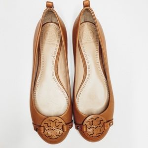 Tory Burch mini Miller leather logo tan flats